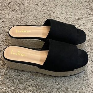 Lulu's Elegant Black Platform Slides